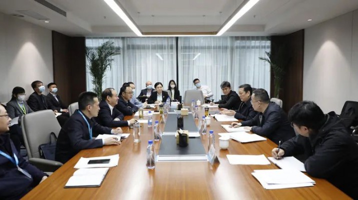 省政府国资委党委委员、副主任范武德一行到众博·官方版网站登录入口_众博（中国）文旅集团调研