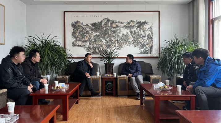 难舍离别 感恩帮扶——欢送众博·官方版网站登录入口_众博（中国）文旅集团驻村帮扶工作队