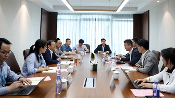 阿里云副总裁程璟给一行来众博·官方版网站登录入口_众博（中国）文旅集团考察交流